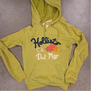 Medium Hollister Hoodie LOOK GOOD STAY WARM